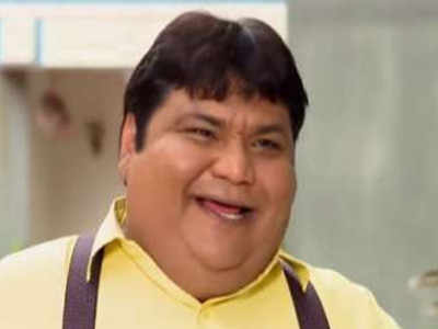 Kavi Kumar Azad (Dr. Hathi)